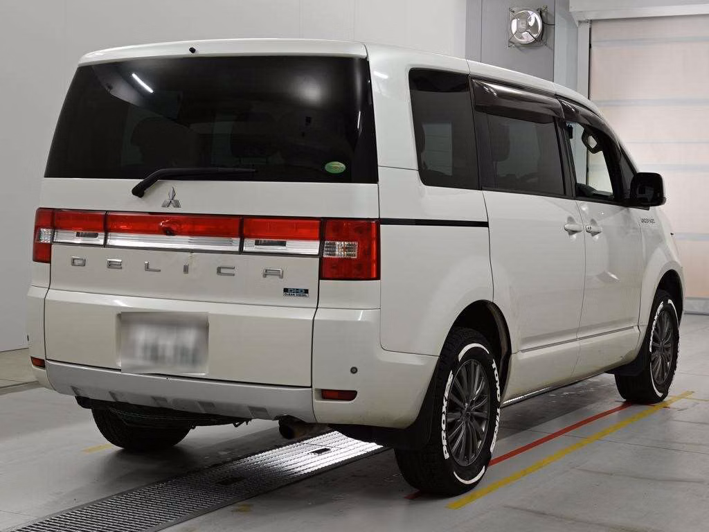 MITSUBISHI DELICA D:5