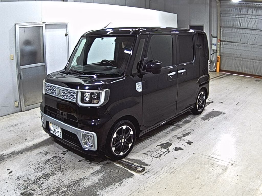 DAIHATSU WAKE