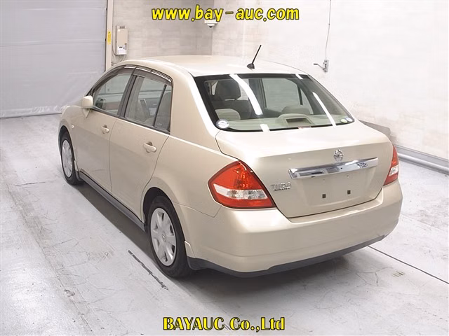 NISSAN TIIDA LATIO