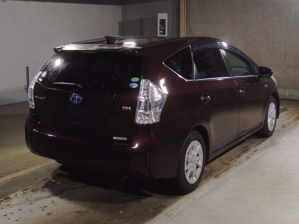 TOYOTA PRIUS ALPHA