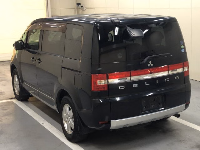 MITSUBISHI DELICA D:5