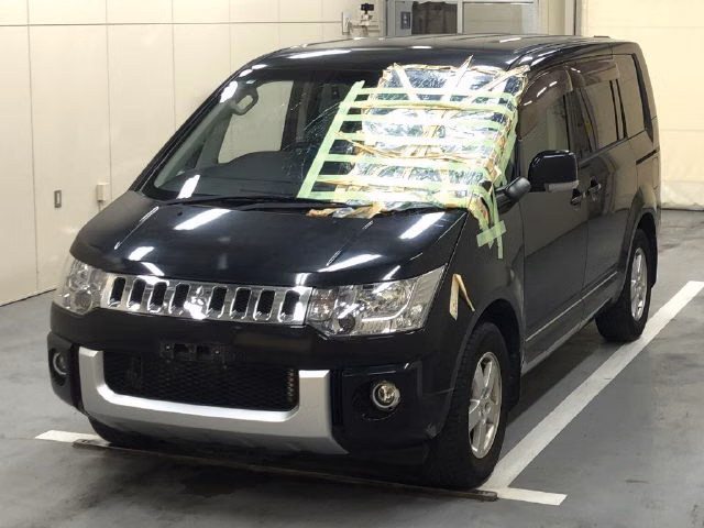 MITSUBISHI DELICA D:5