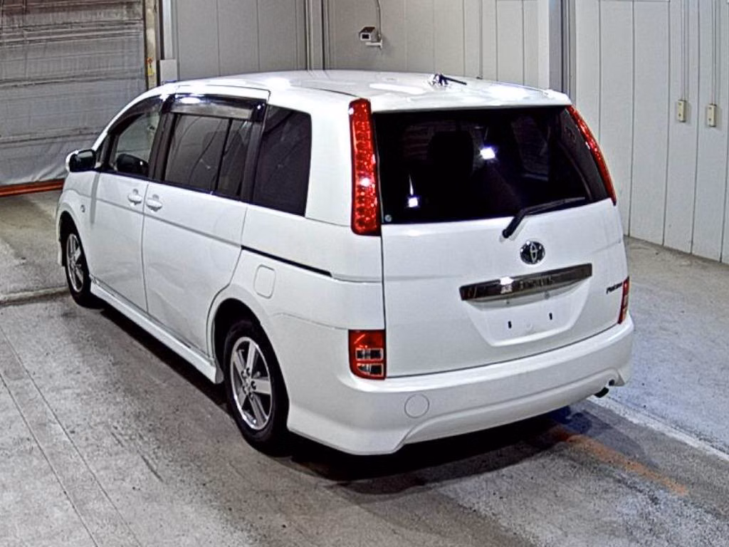 TOYOTA ISIS