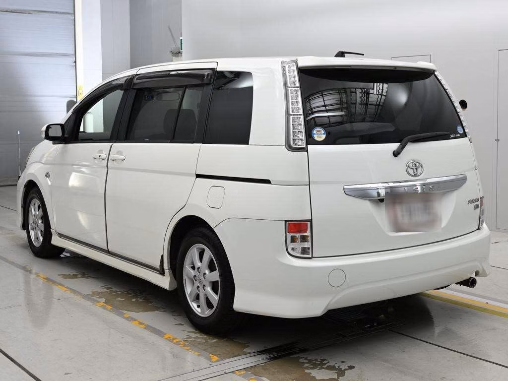 TOYOTA ISIS