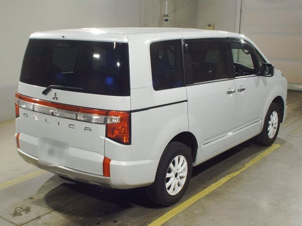 MITSUBISHI DELICA D:5