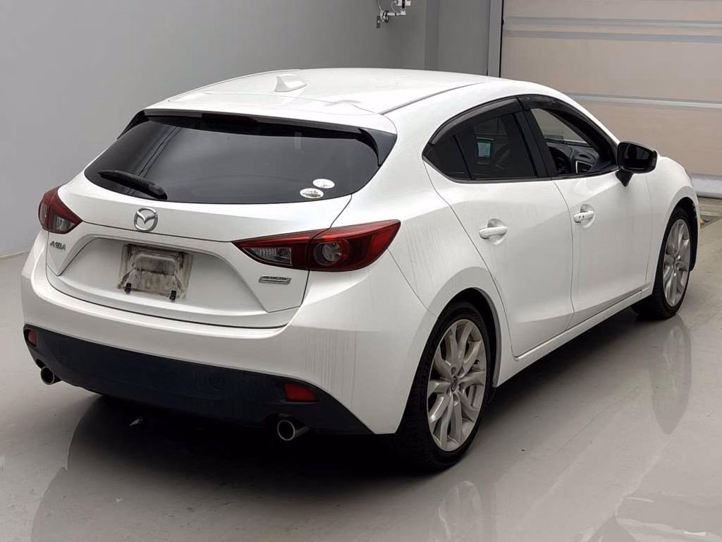 MAZDA AXELA