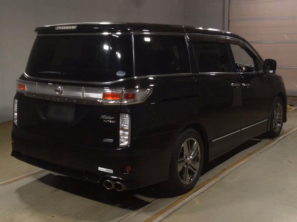 NISSAN ELGRAND