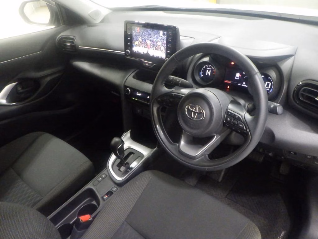 TOYOTA YARIS CROSS