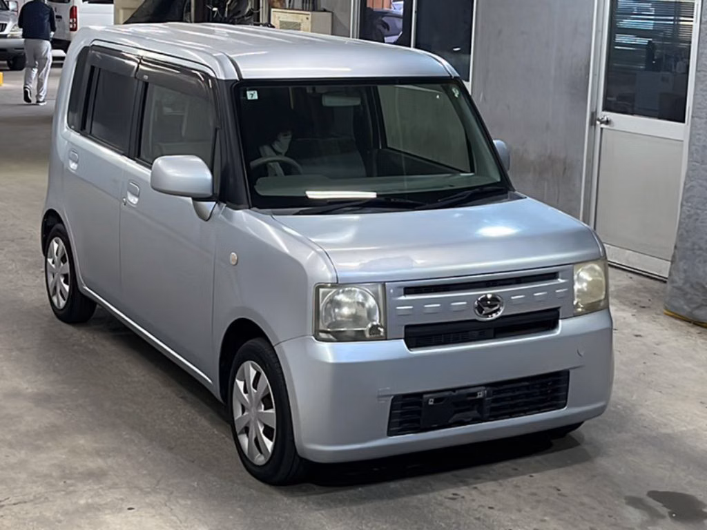 DAIHATSU MOVE CONTE