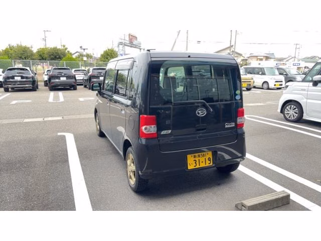 DAIHATSU MOVE CONTE