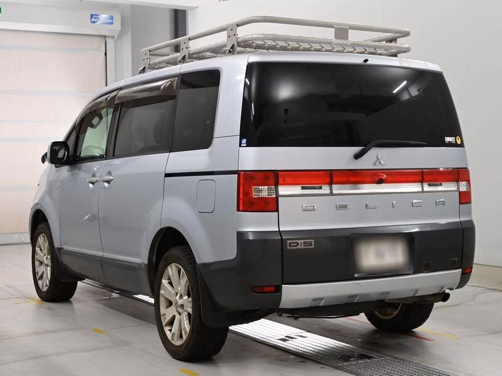 MITSUBISHI DELICA D:5