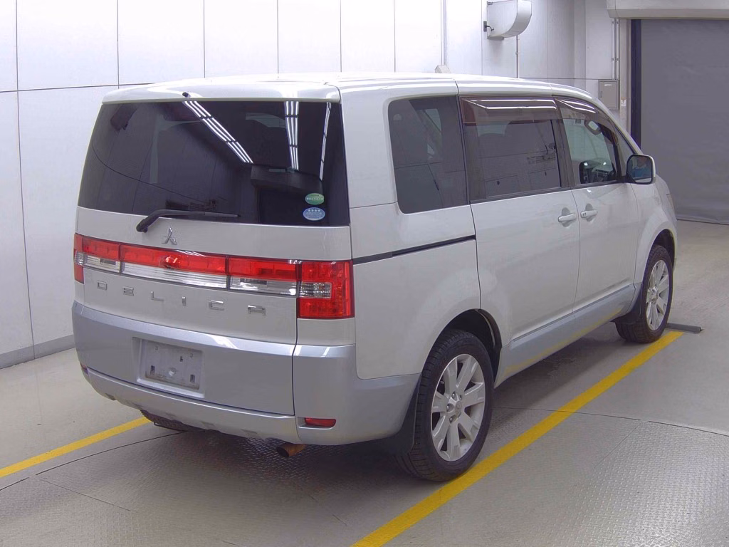 MITSUBISHI DELICA D:5