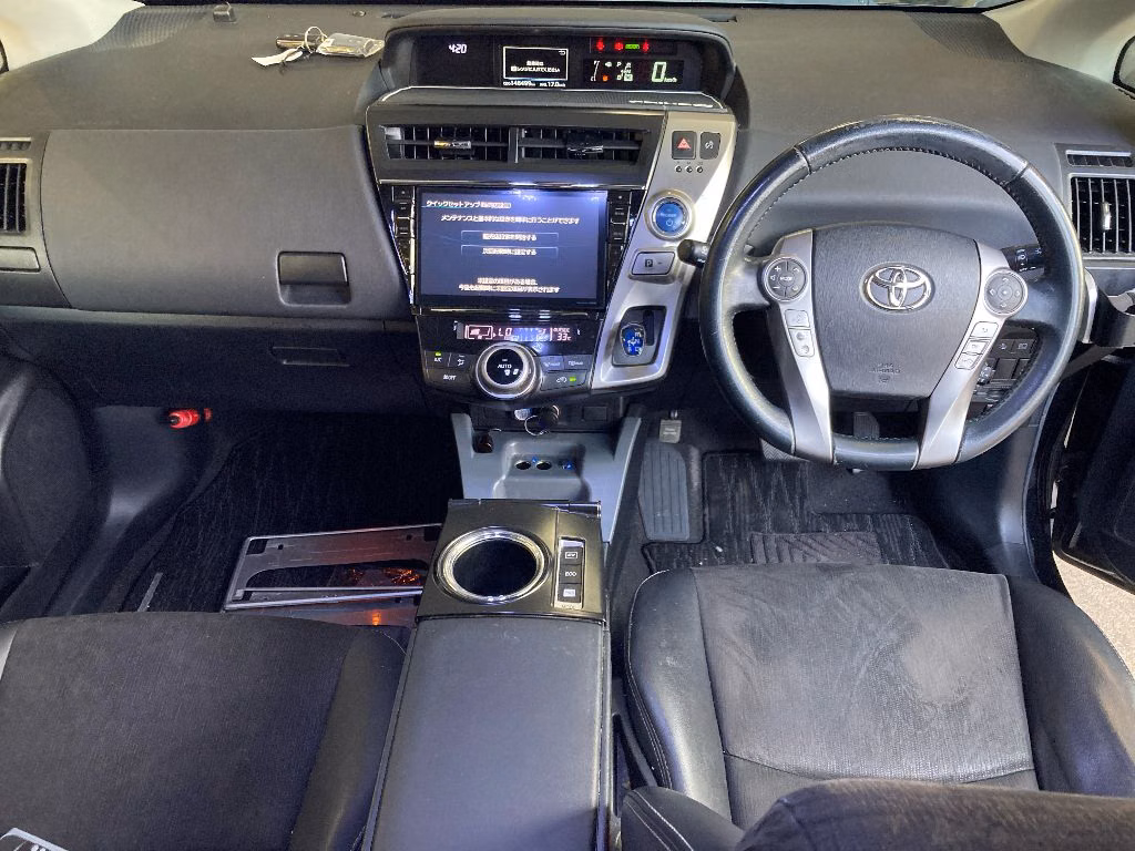 TOYOTA PRIUS ALPHA