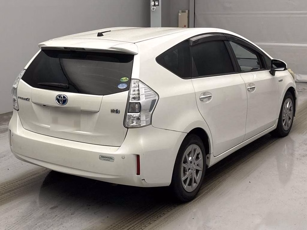 TOYOTA PRIUS ALPHA
