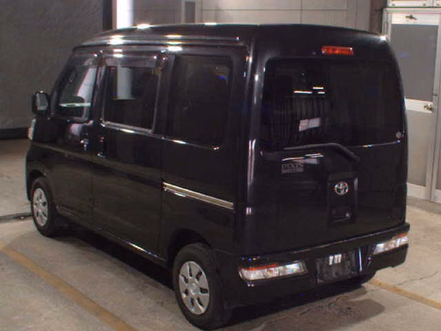 TOYOTA PIXIS VAN