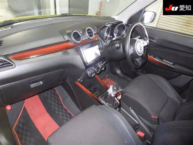 SUZUKI SWIFT