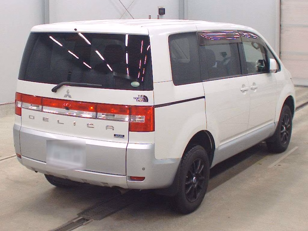 MITSUBISHI DELICA D:5