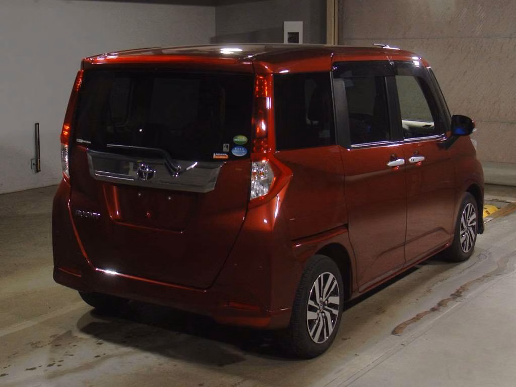 TOYOTA ROOMY
