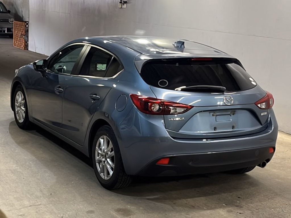 MAZDA AXELA