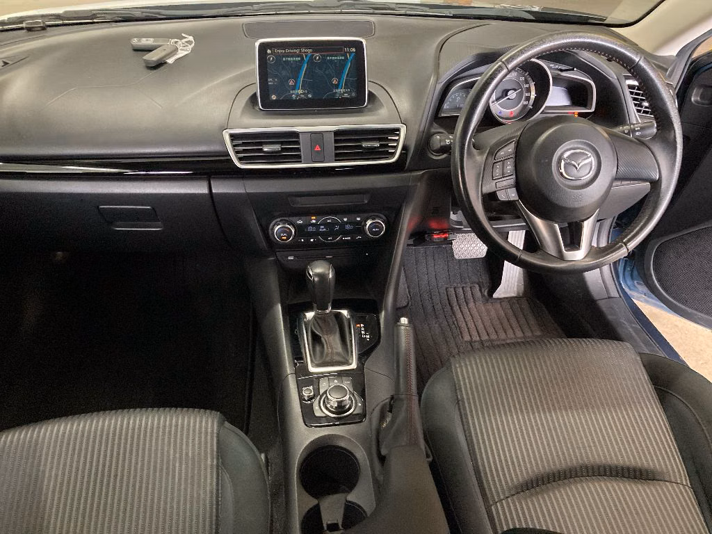 MAZDA AXELA