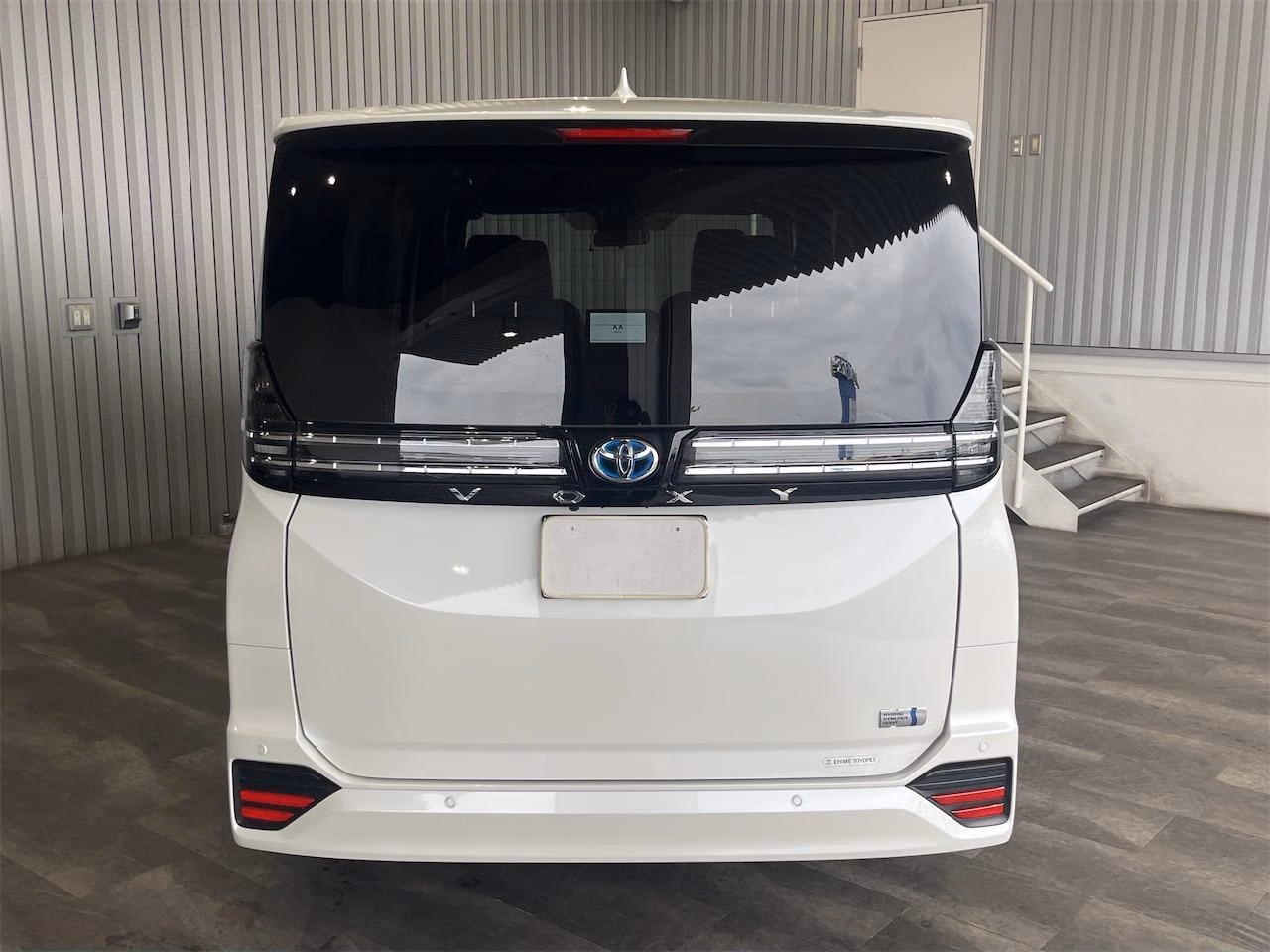 TOYOTA VOXY