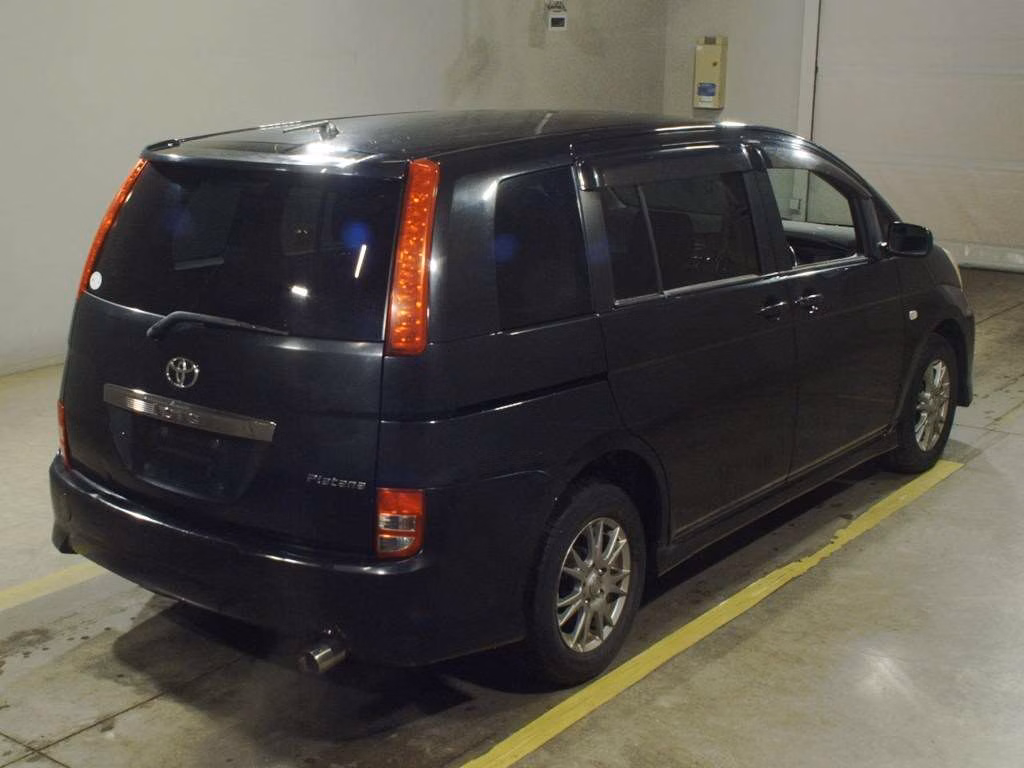 TOYOTA ISIS