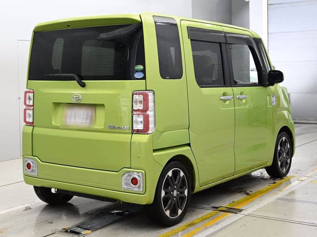 DAIHATSU WAKE