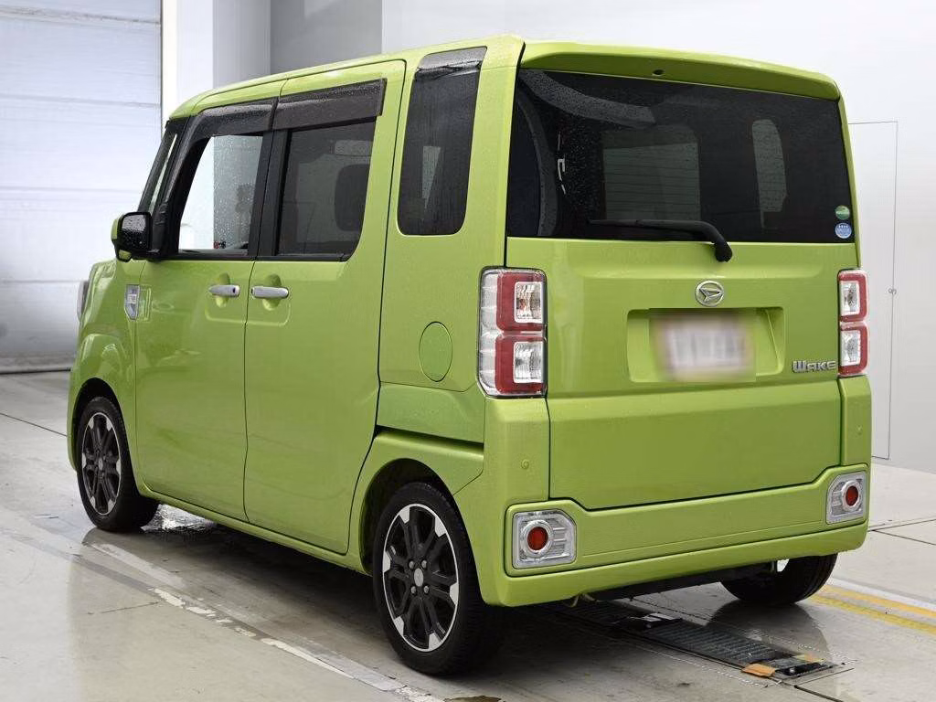 DAIHATSU WAKE