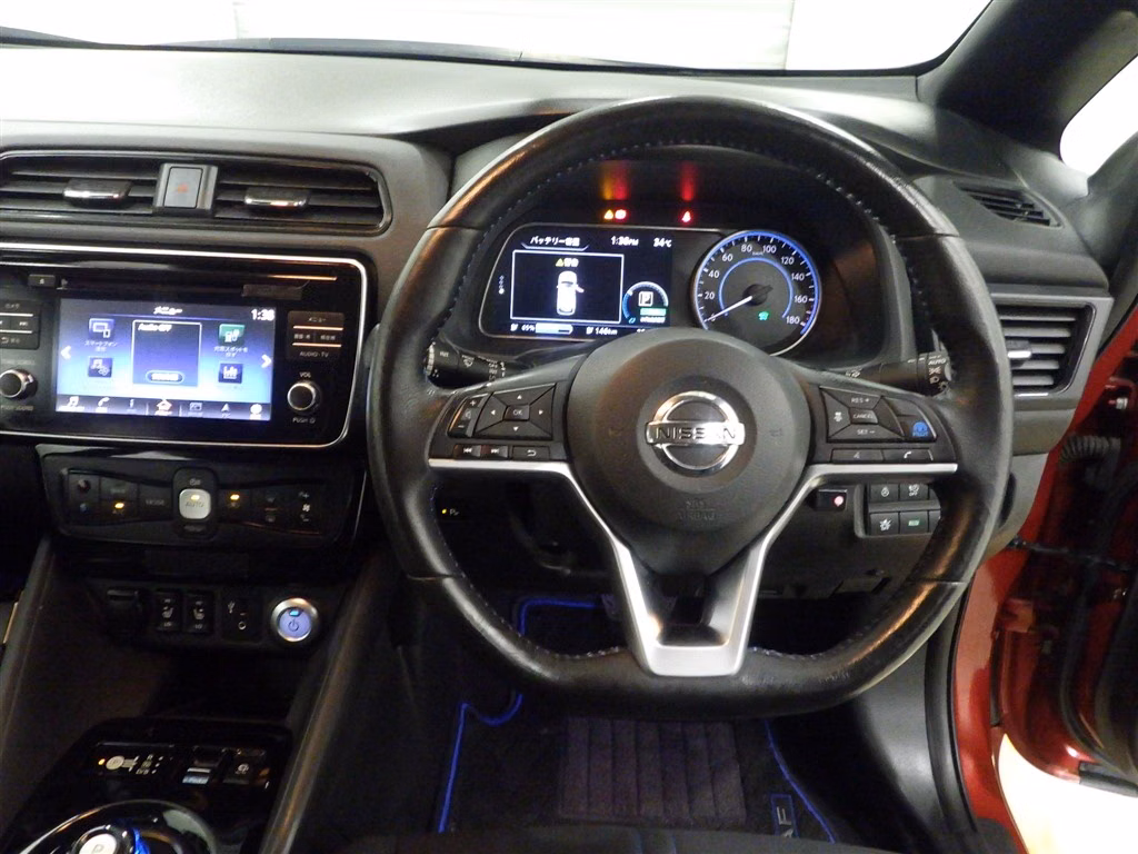 NISSAN LEAF