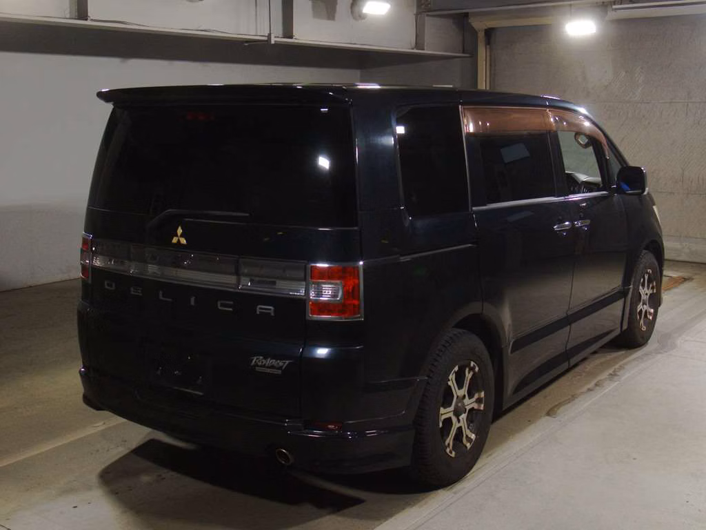 MITSUBISHI DELICA D:5