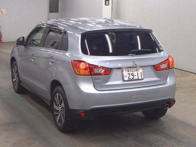 MITSUBISHI RVR