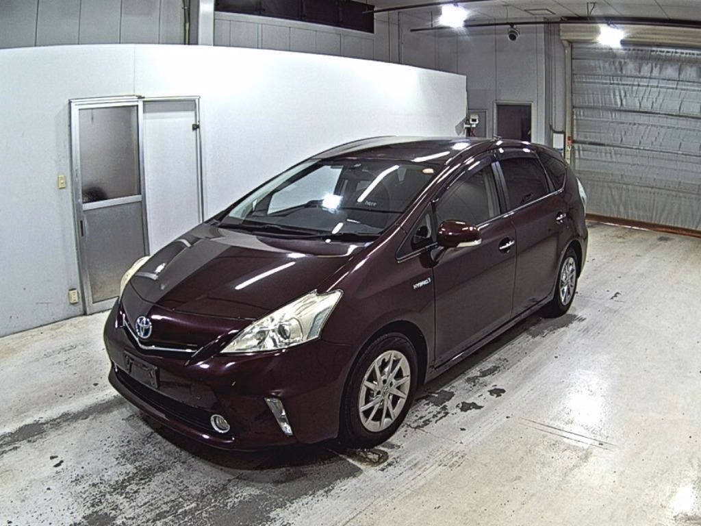 TOYOTA PRIUS ALPHA