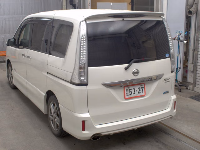 NISSAN SERENA