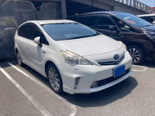 TOYOTA PRIUS ALPHA