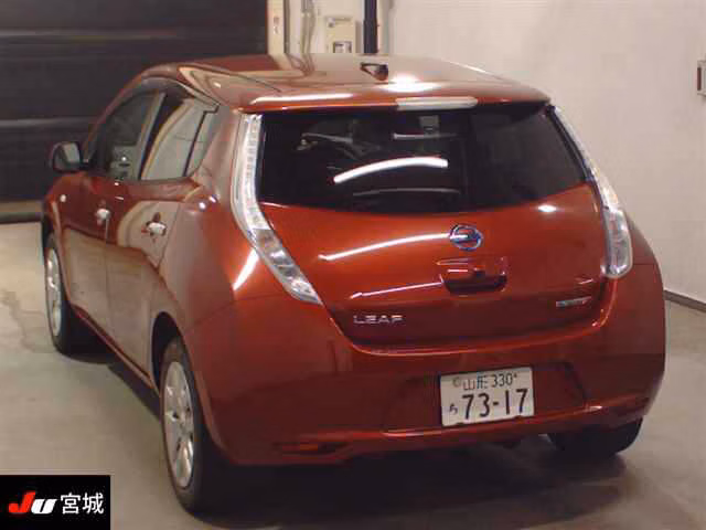 NISSAN LEAF