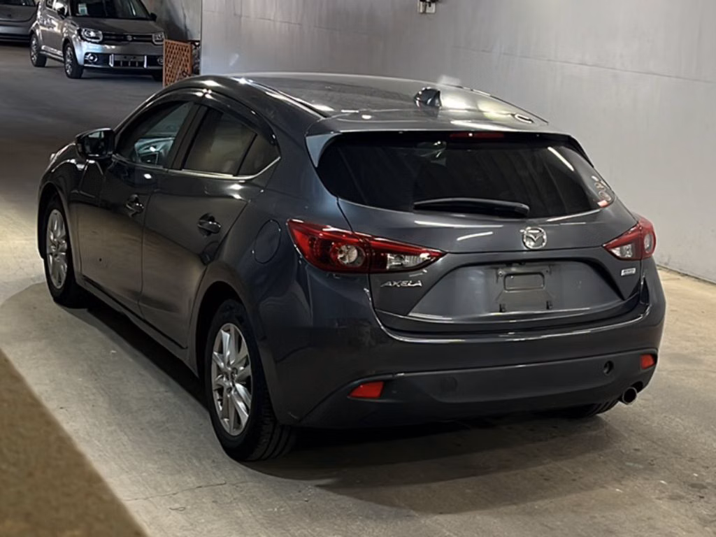 MAZDA AXELA