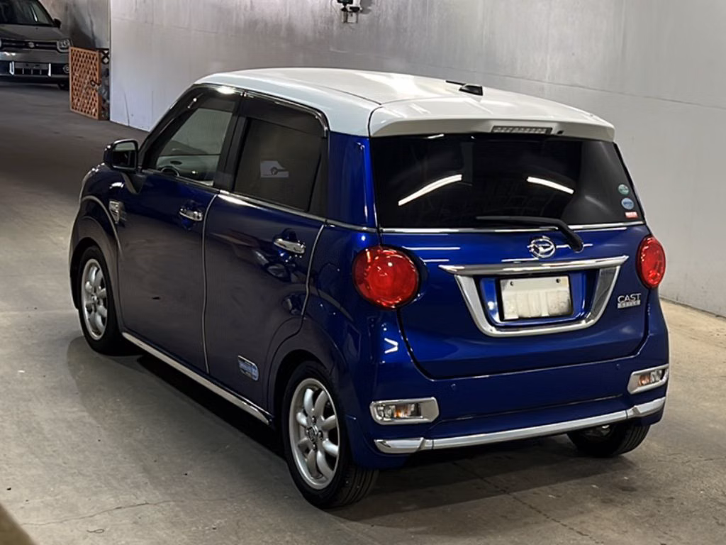 DAIHATSU CAST