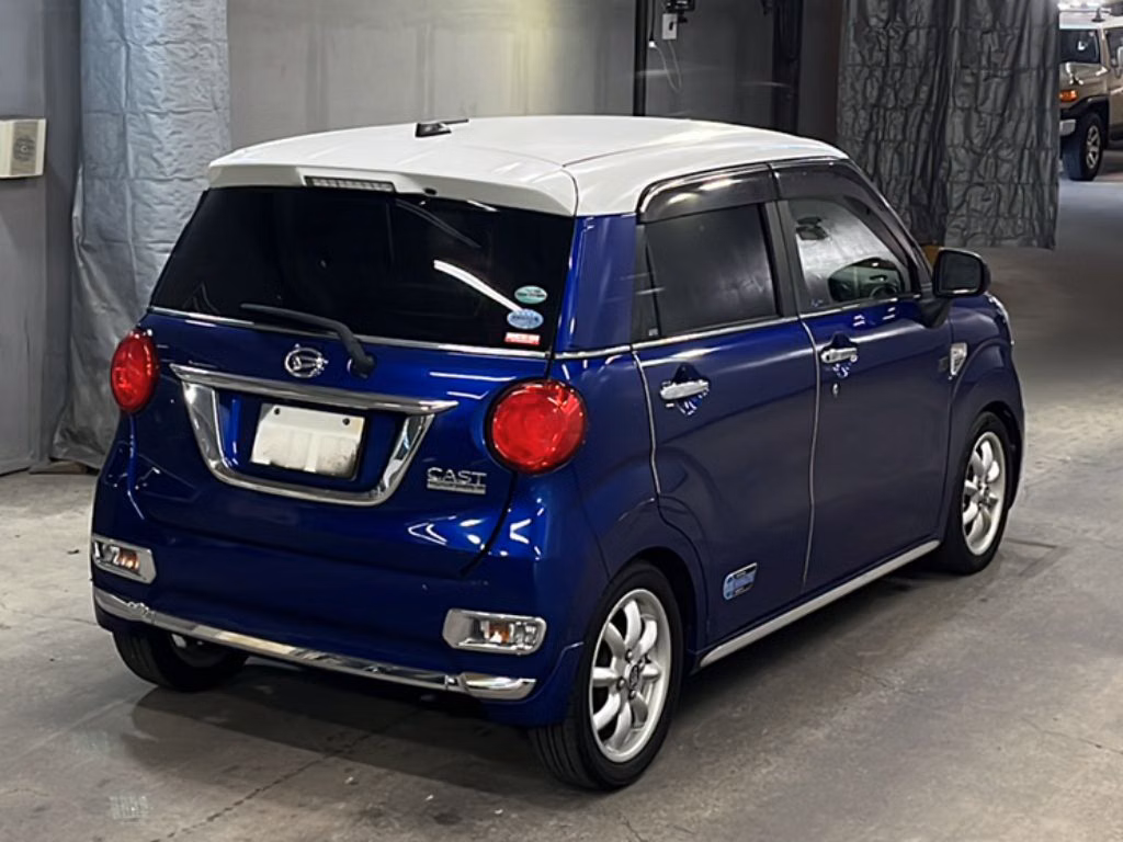 DAIHATSU CAST