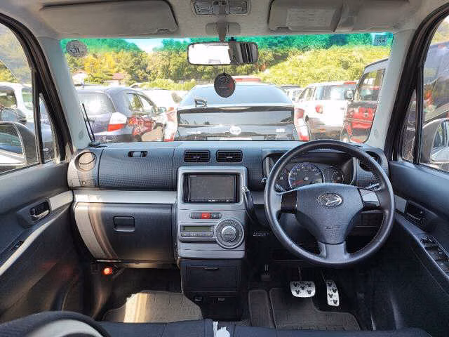 DAIHATSU MOVE CONTE