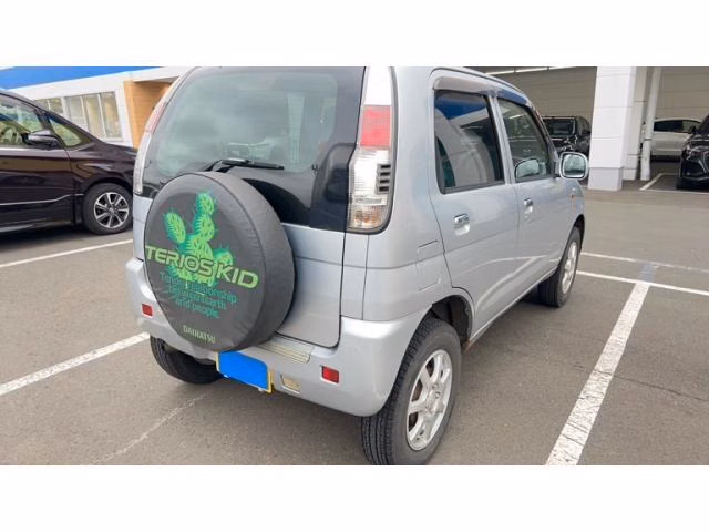 DAIHATSU TERIOS KID
