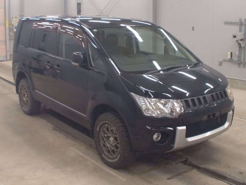 MITSUBISHI DELICA D:5