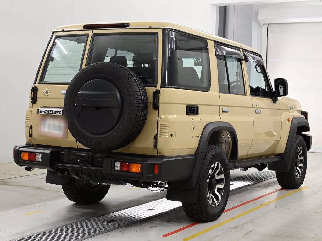 TOYOTA LAND CRUISER