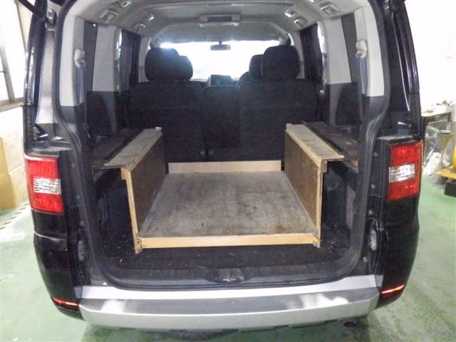 MITSUBISHI DELICA D:5
