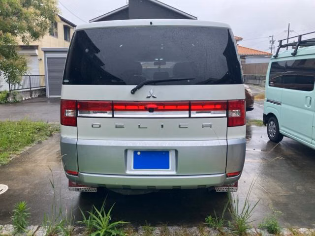 MITSUBISHI DELICA D:5