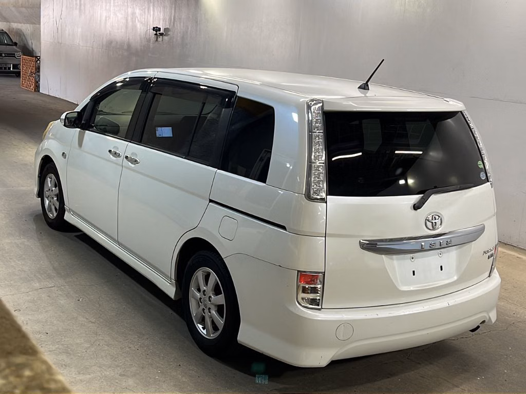 TOYOTA ISIS