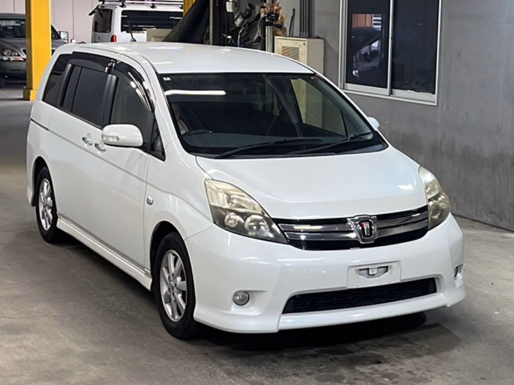 TOYOTA ISIS