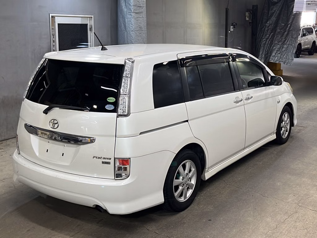 TOYOTA ISIS