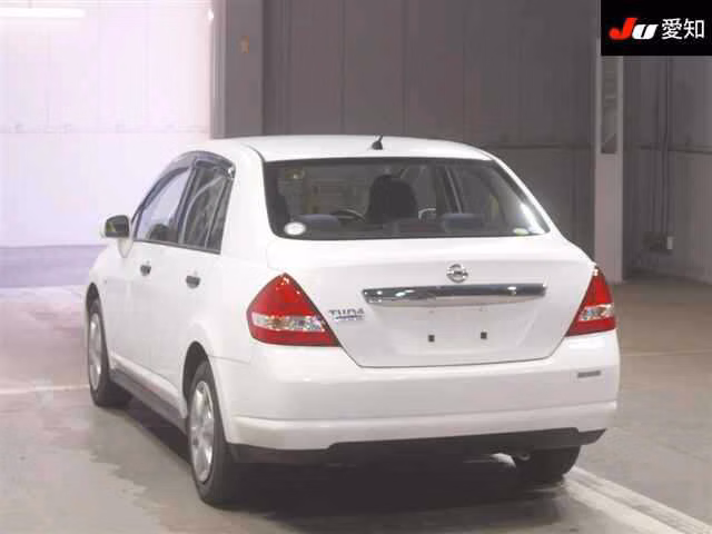 NISSAN TIIDA LATIO