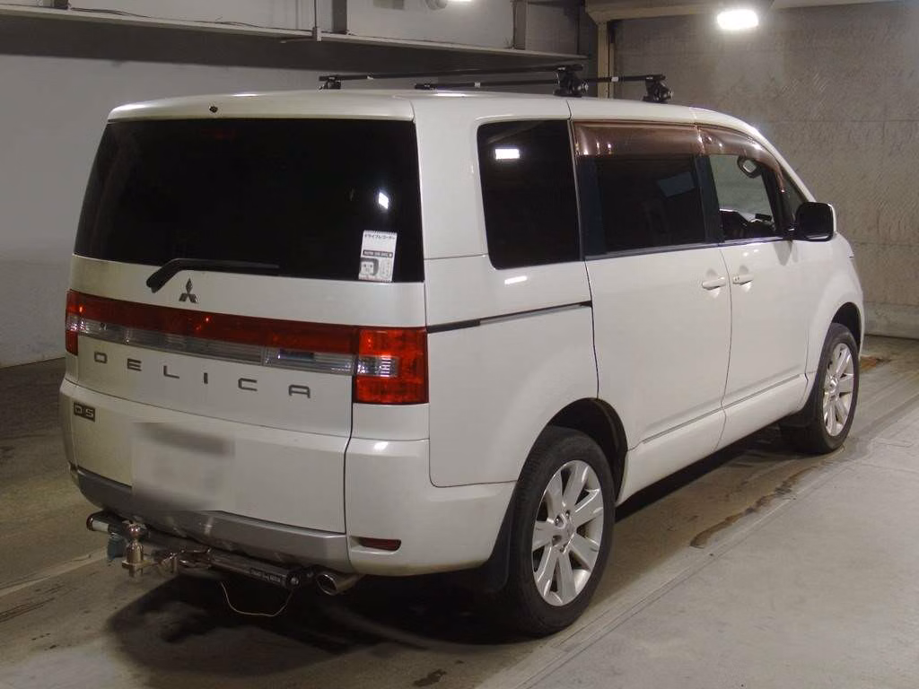 MITSUBISHI DELICA D:5
