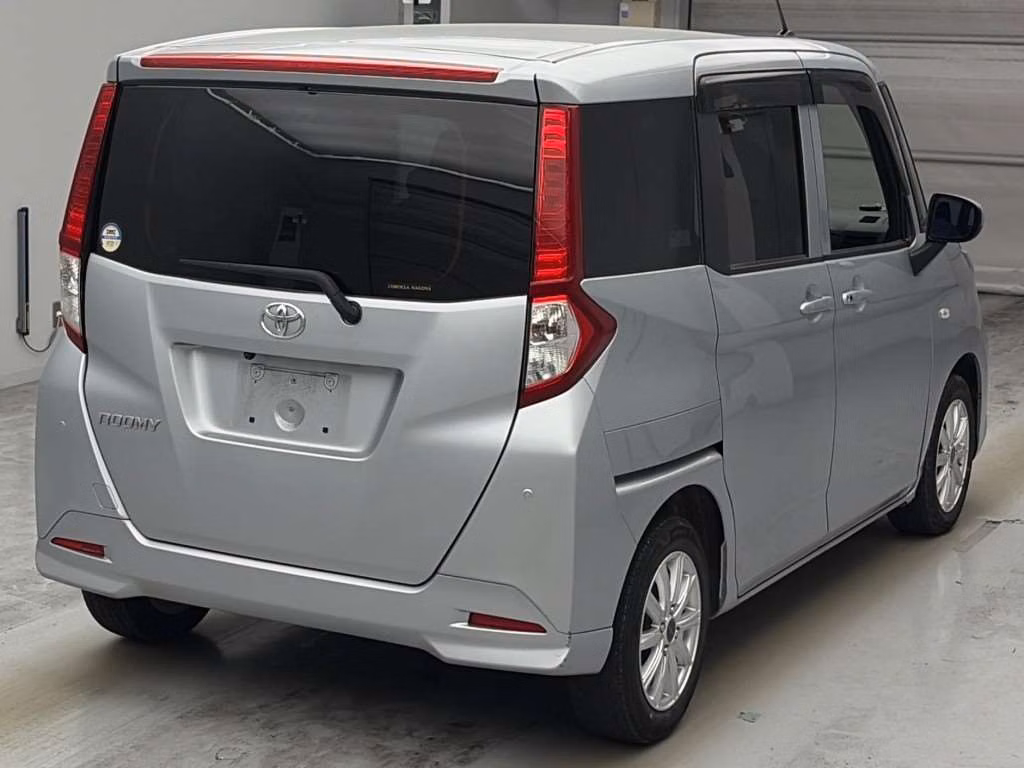 TOYOTA ROOMY